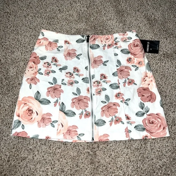Size Large floral zip skirt - Picture 3 of 5